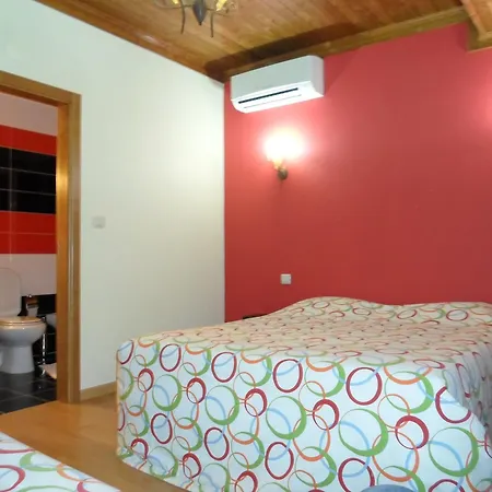 Pedras Lavradas 3* Teixeira de Baixo